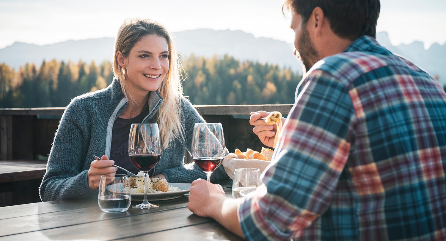 herbst toerggelen suedtirol urlaub klausen